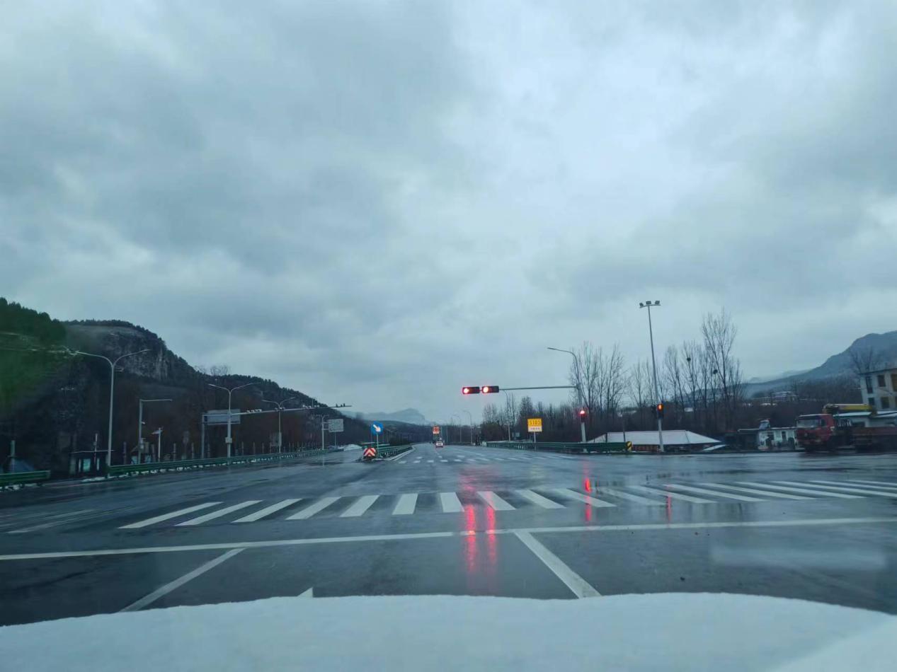 S103濟(jì)棗線市中紅符路口南至濟(jì)南泰安界段旅游公路項(xiàng)目信號(hào)燈、電警、監(jiān)控施工